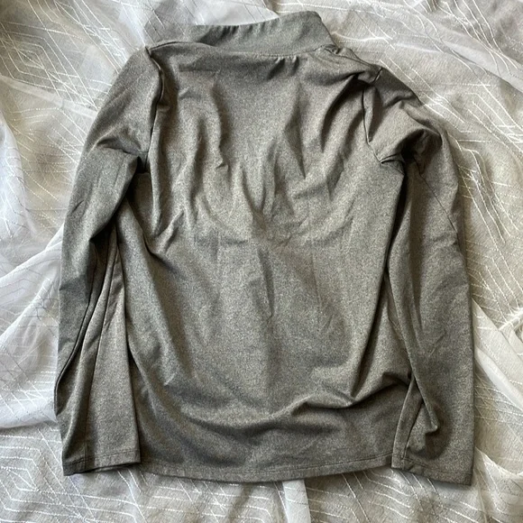 Under Armour cold gear gray long sleeve - Picture 5 of 5